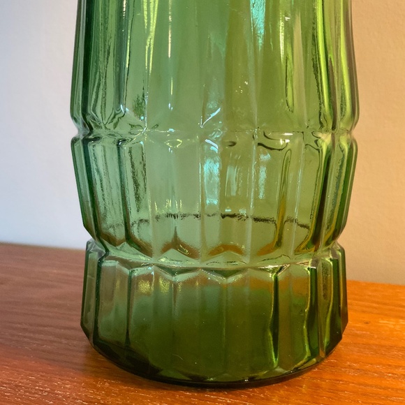 Vintage E.O. Brody Company Ribbed Green Glass Flower Vase 9.5” - Picture 9 of 16